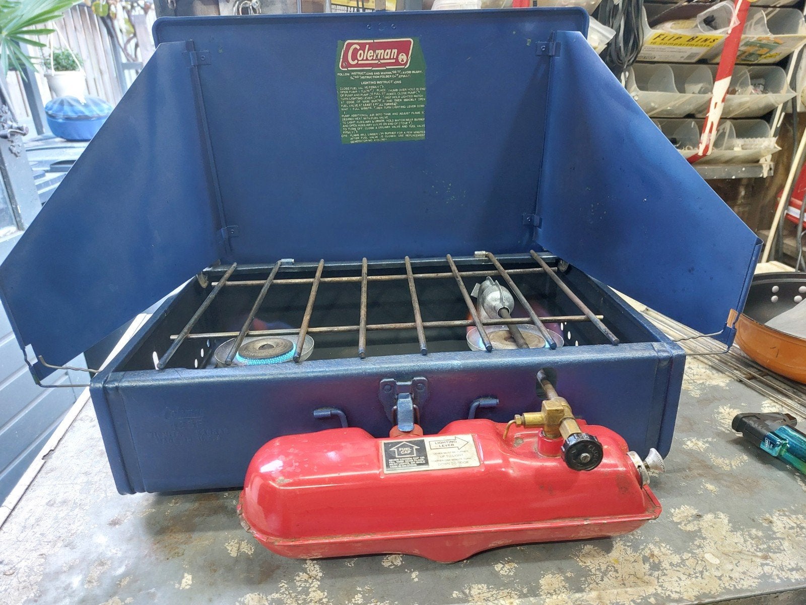 Vintage Coleman 425F Benzine Kampeerfornuis - 2 Branders, Caravans en Kamperen, Ophalen of Verzenden, Gebruikt