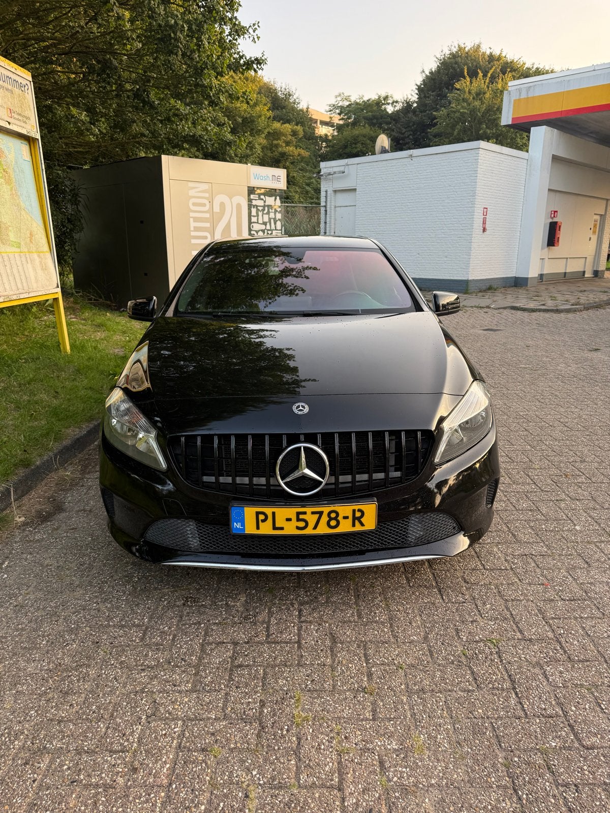 Mercedes-Benz A-Klasse A180 BE 122pk 2017 Zwart, Auto's, Voorwielaandrijving, Zwart, 4 cilinders, Leder en Stof
