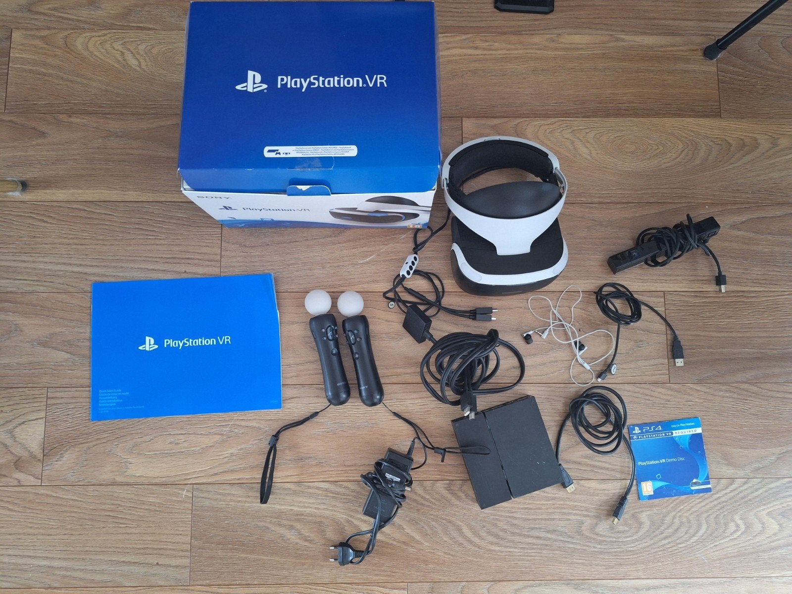 PlayStation VR Complete Set met Controllers, Camera en demo, VR-bril, Support@playstation.com, Ophalen of Verzenden, Zo goed als nieuw