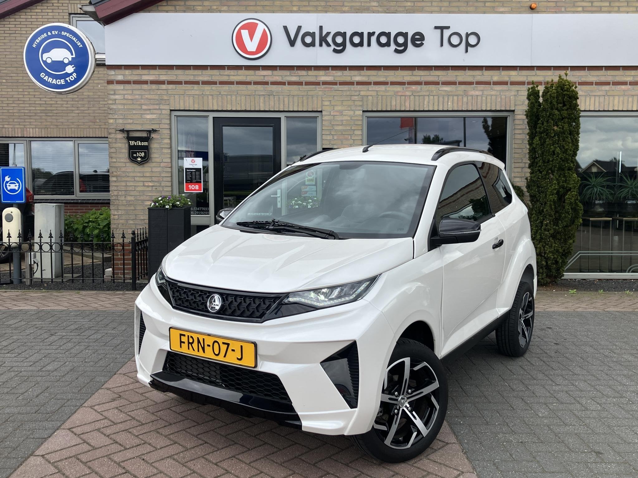 Aixam Crossover Premium | Airco! | Camera | Dealer, Overige merken, Gebruikt, Info@aixam.nl, Aixam Mega Nederland BV