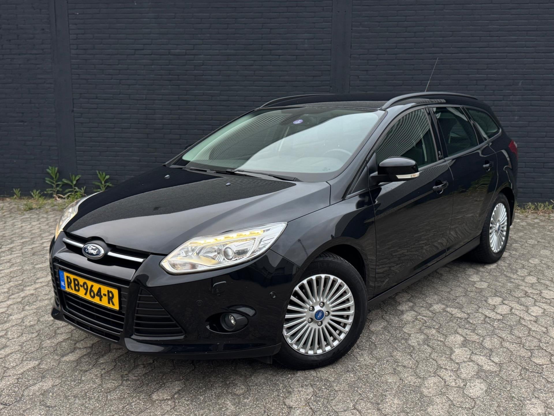 Ford Focus Wagon 1.0 EcoBoost Titanium, CLIMA, PDC, NAP, APK, Euro 5, 125 pk, Gebruikt, Automatische klimaatregeling