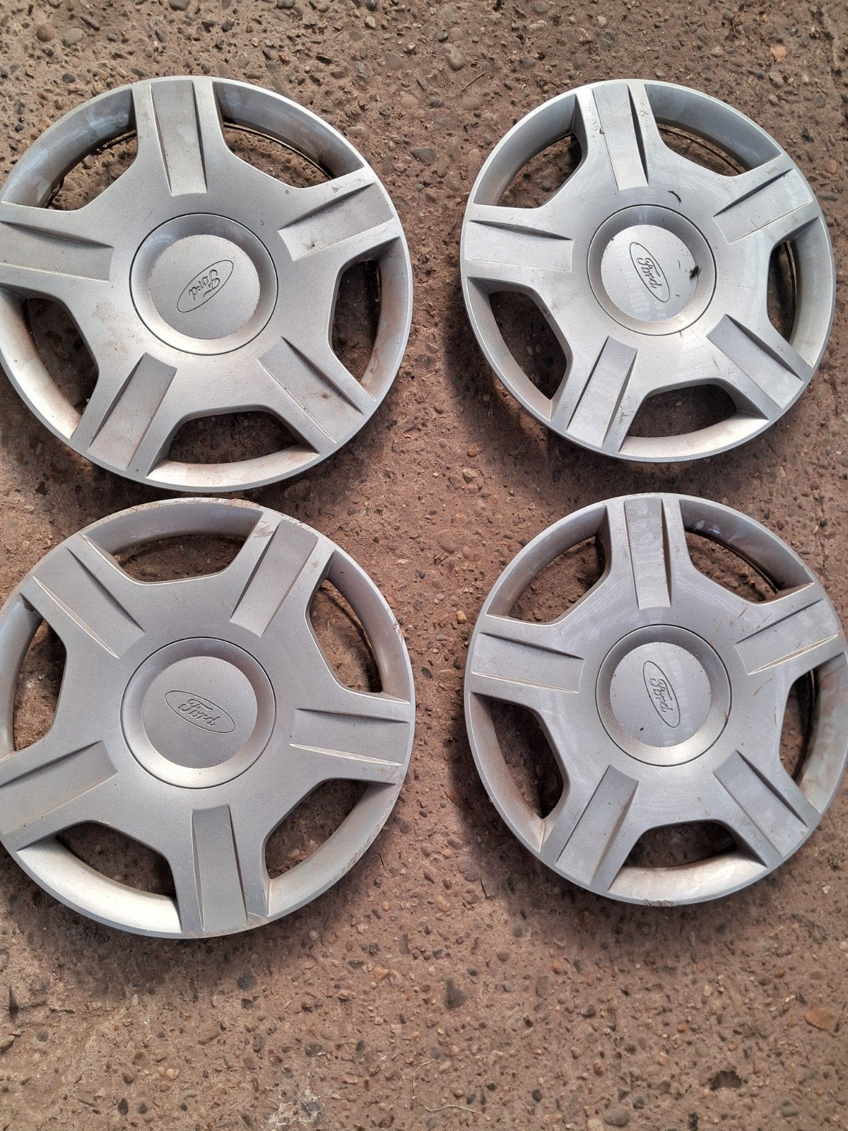wieldoppen van Ford fiesta, 14 inch, Auto diversen, Ophalen of Verzenden, Gebruikt