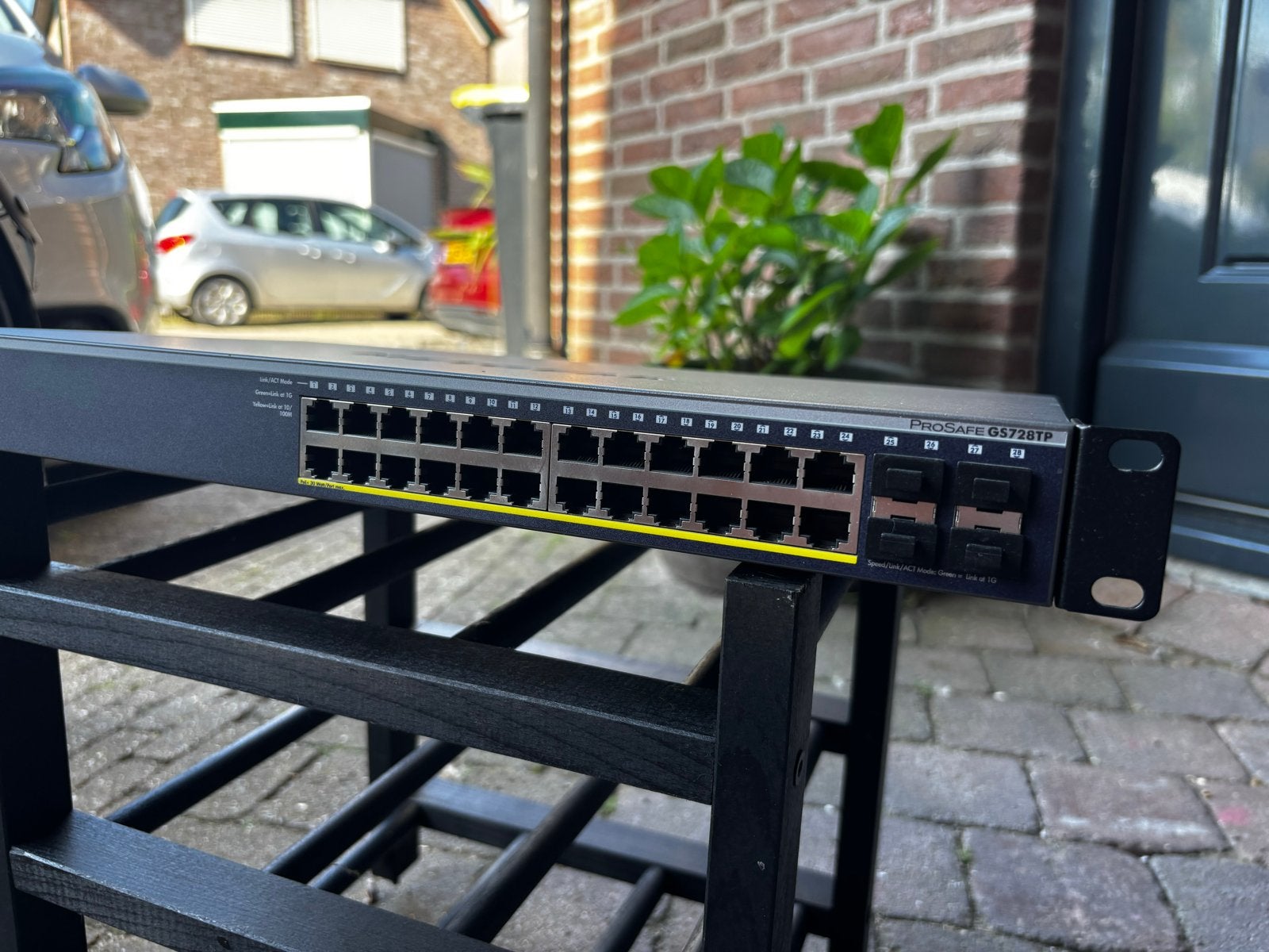 Netgear GS728TP 24-poorts PoE+ Smart Managed Switch, Computers en Software, Ophalen of Verzenden, Zo goed als nieuw