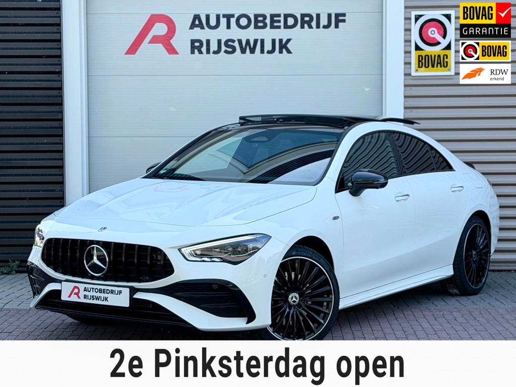 Mercedes-Benz CLA-klasse 250 e Edition AMG Line 45s Pano/360, Auto's, Mercedes-Benz, Gebruikt, 4 cilinders, Alcantara, Origineel Nederlands