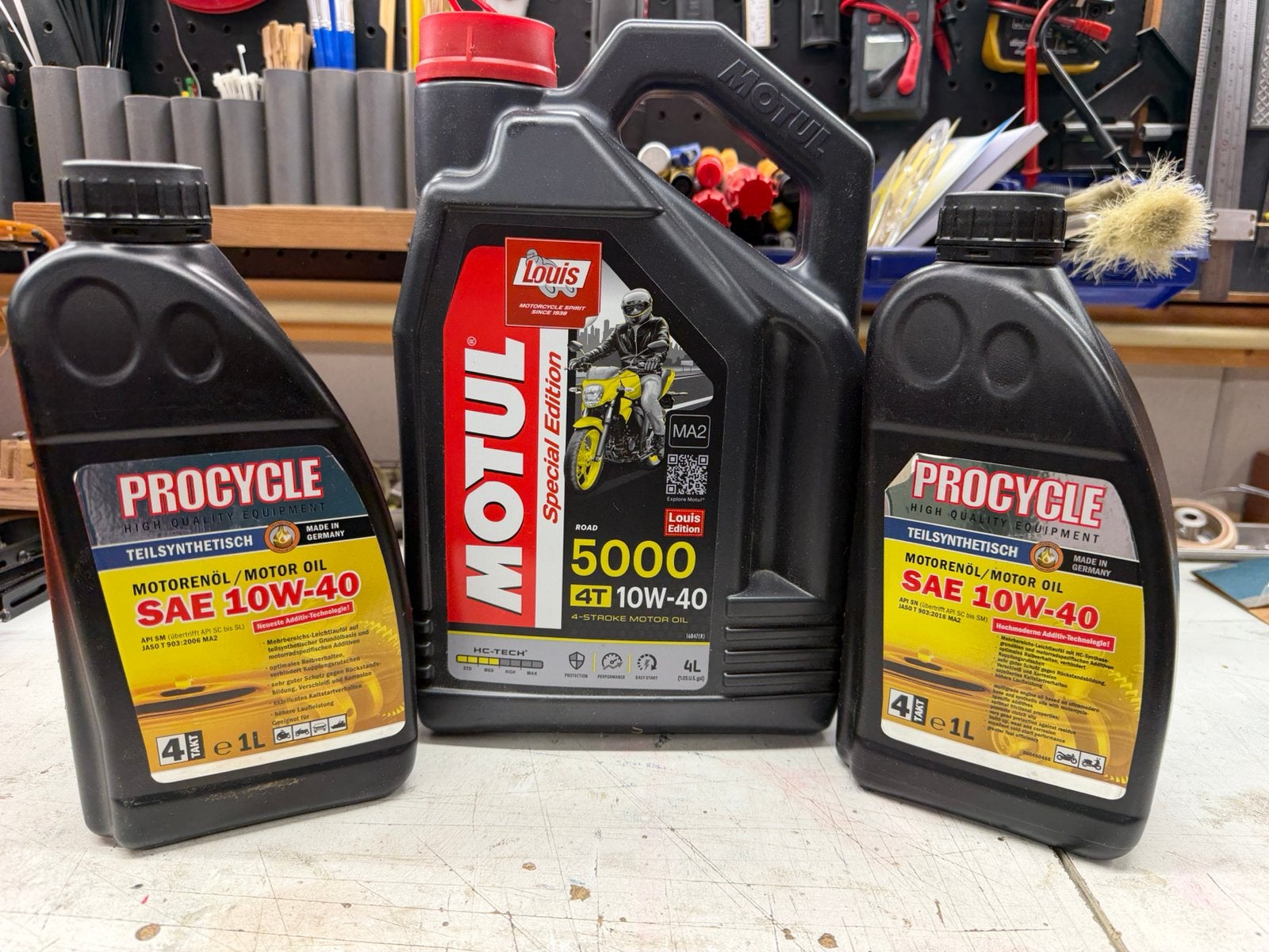 Te koop 5 liter 10W40 motorfietsolie, Ophalen of Verzenden