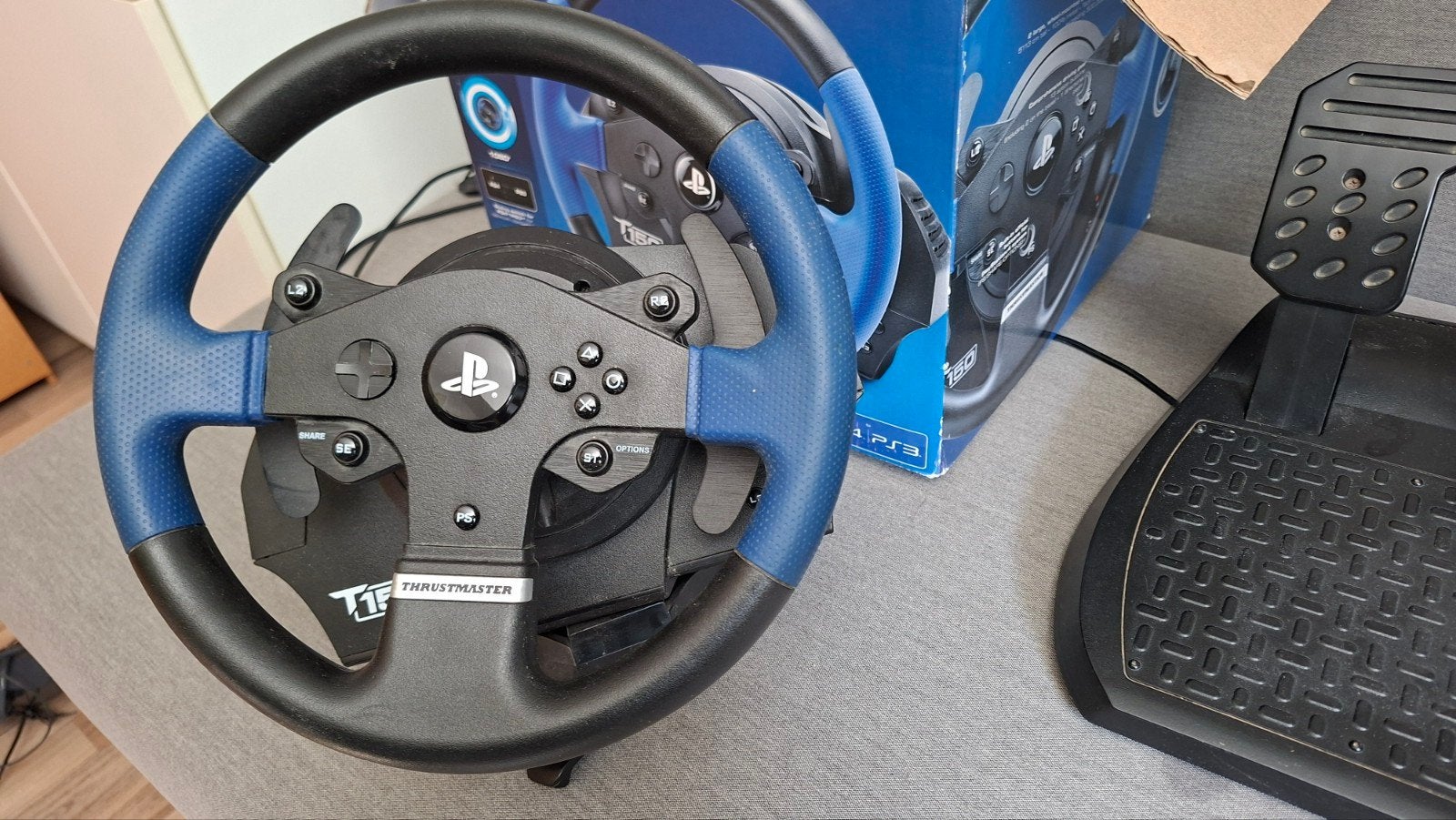 Thrustmaster T150 racesimulator - Force Feedback Stuur + ped, Racestuur, Force feedback, Zo goed als nieuw, Thrustmaster