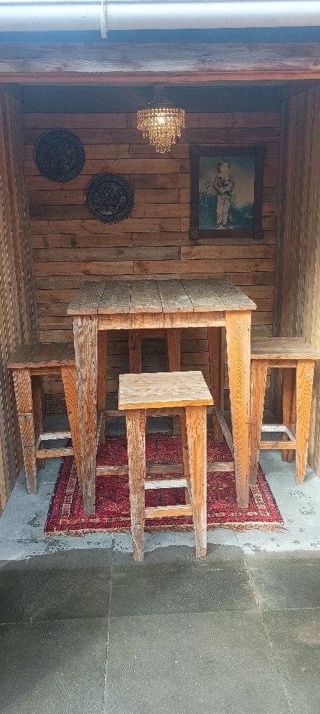 Stafel met bijpassende krukken, Ophalen, Gebruikt