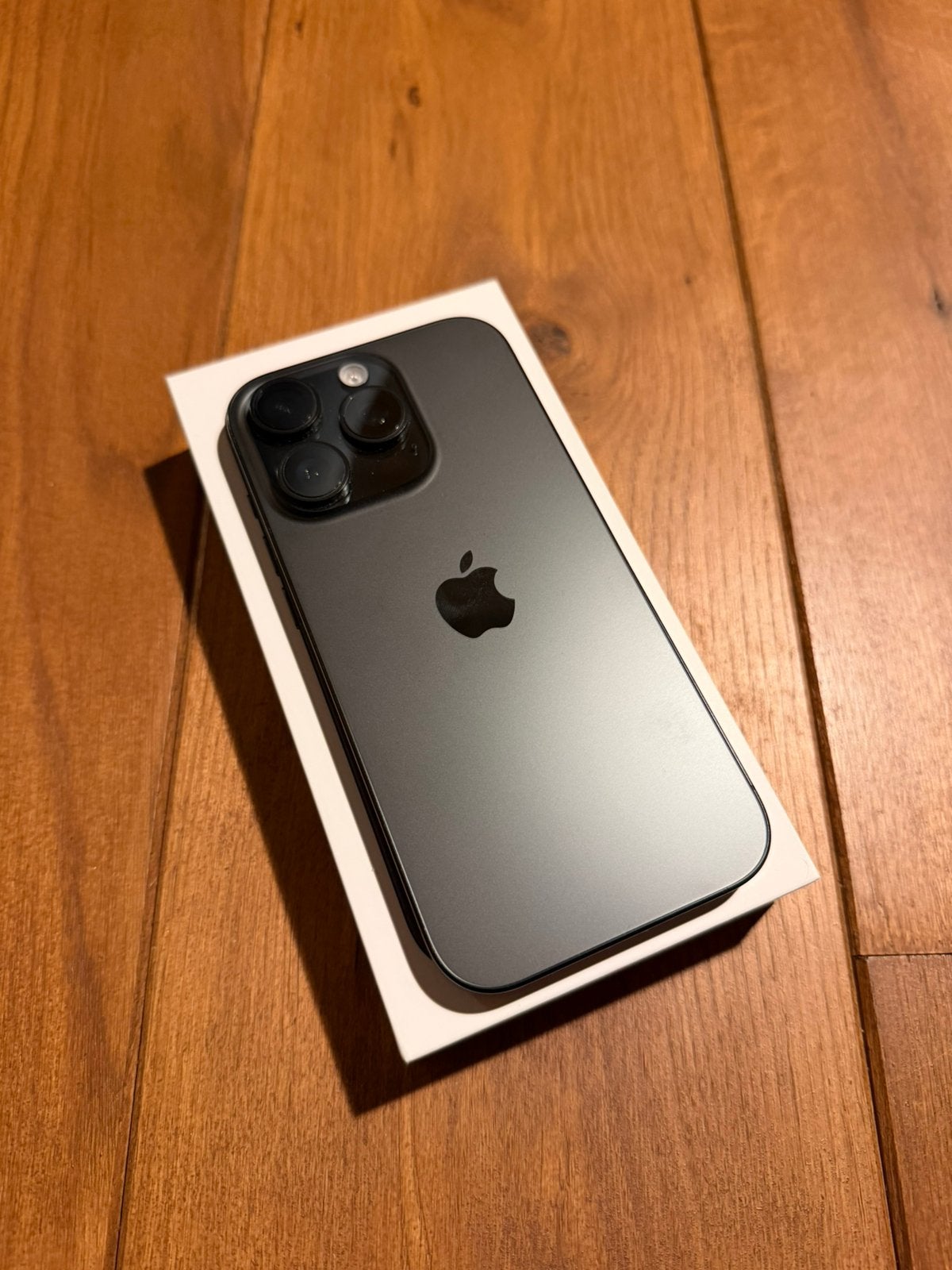 IPhone 16 Pro krasvrij, 128 GB, Zwart, Ophalen of Verzenden, Zo goed als nieuw