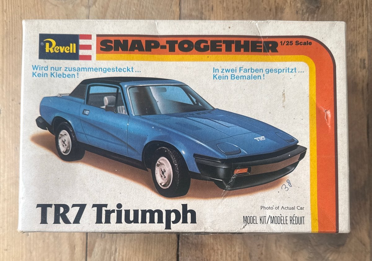Revell Snap-Together TR7 Triumph Modelbouwkit 1:25, Auto, Nieuw, Ophalen of Verzenden, 1:32 tot 1:50