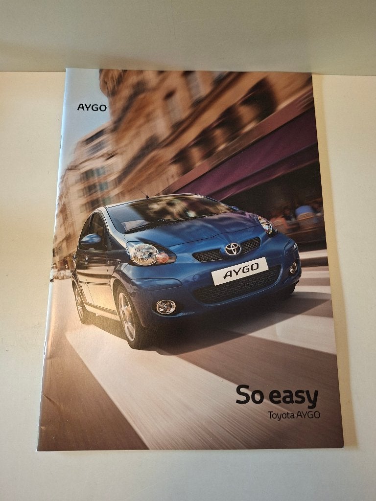 Toyota Aygo verkoopbrochure, Boeken, Ophalen of Verzenden, Zo goed als nieuw, Toyota