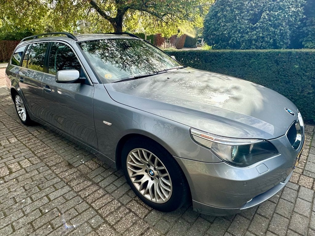 BMW 2004 Grijs, Auto's, Automaat, 192 pk, Leder, Stationwagon