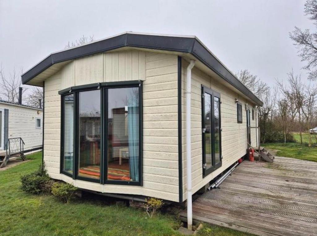 Stacaravan/chalet te huur! 5-persoons op Camping De Kuilart