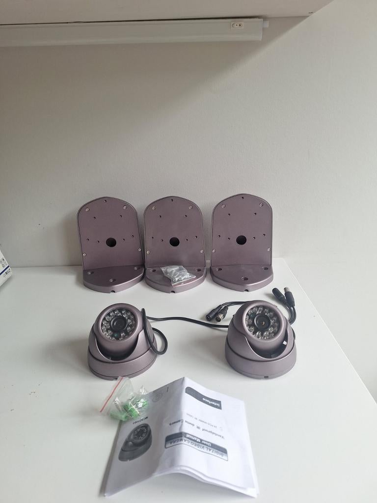 Complete set: 2x Beveiligingscamera's met nachtzicht NIEUW!, Ophalen of Verzenden, Nieuw, Buitencamera