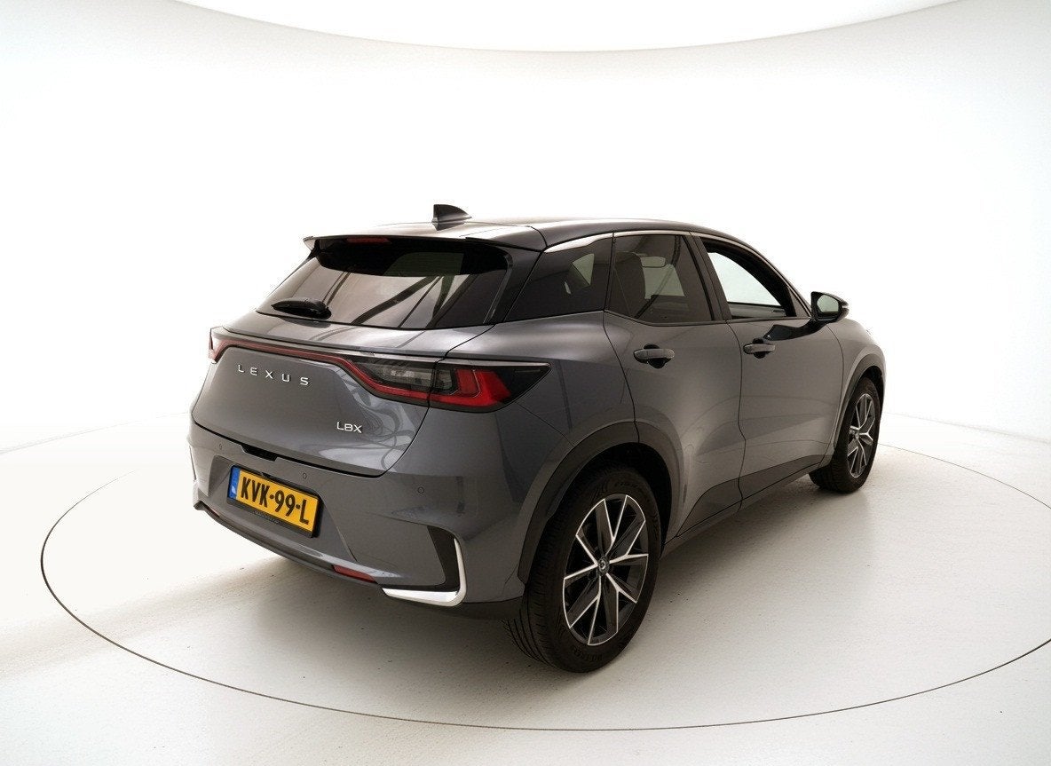 Lexus LBX 1.5 Emotion 2WD | Tech-Pack | Carplay | Adaptive C, Auto's, 136 pk, Gebruikt, Bedrijf, 650 kg