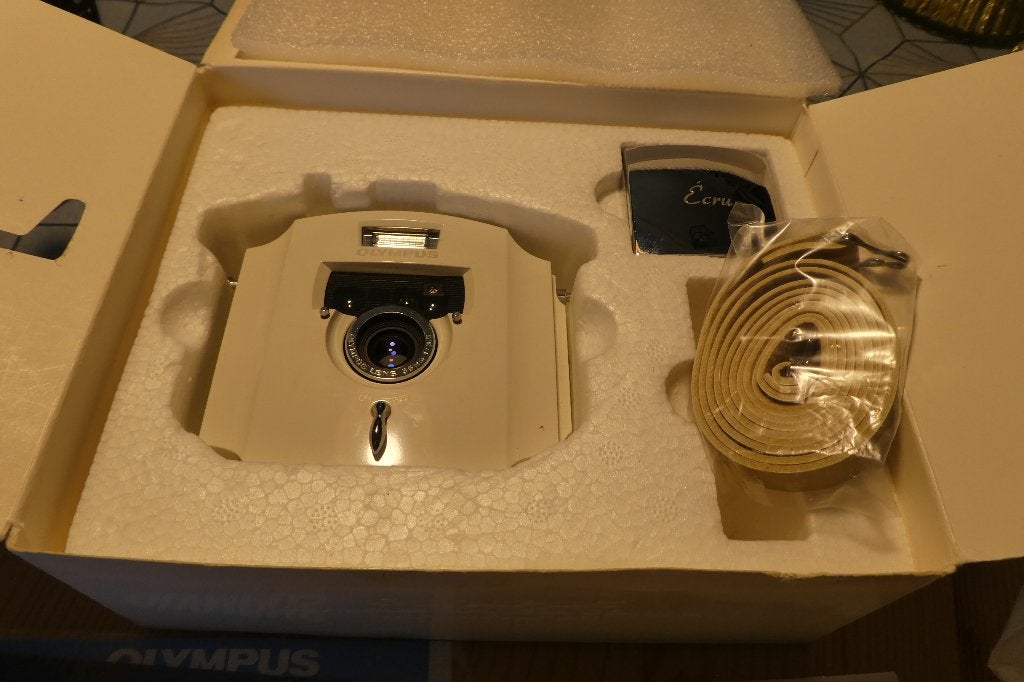 Olympus Ecru collectors item, Ophalen, Zo goed als nieuw, Compact, Olympus