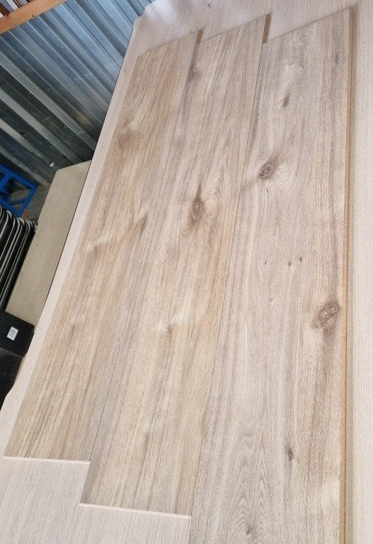 Restpartij 22 m2 laminaat Hoomline Royal XL V2 - Alpe d'Huez, Huis en Inrichting, Ophalen, 75 m² of meer, Nieuw, Delfweg 102211 VM Noordwijkerhout Nederland