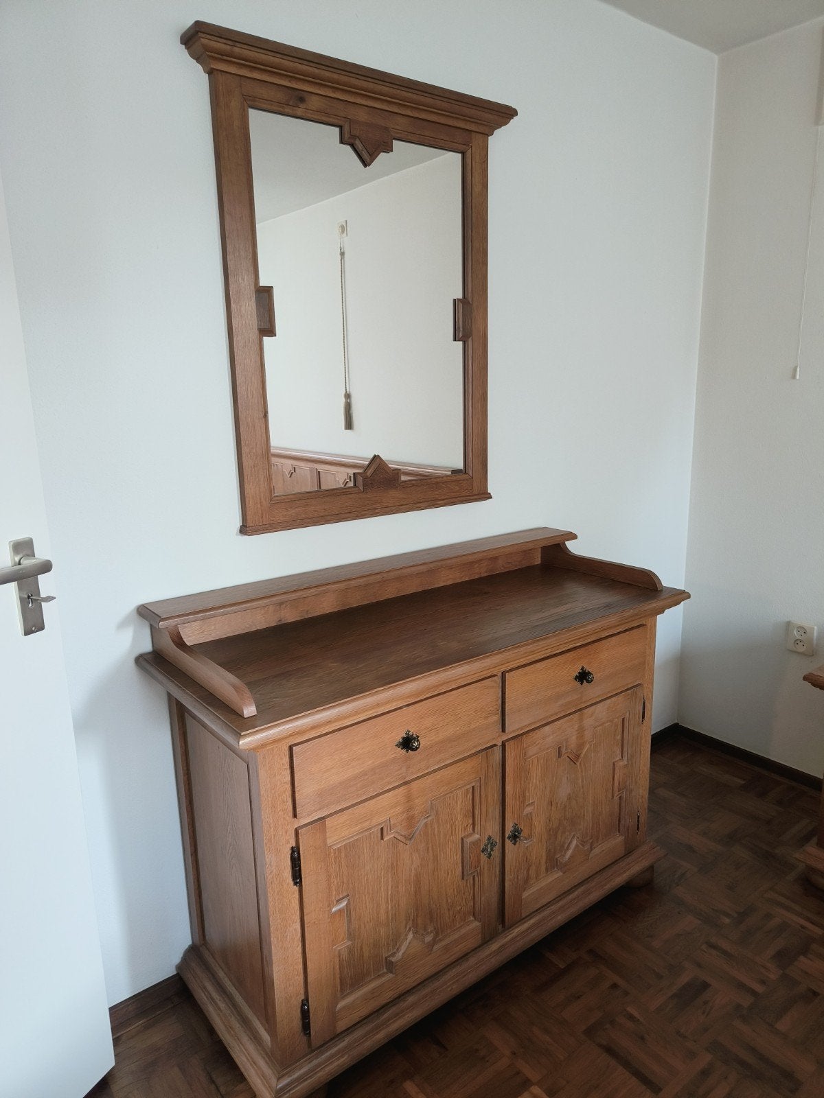 Houten dressoir met spiegel - Klassiek en functioneel, Gebruikt, 100 tot 150 cm, Ophalen of Verzenden, 75 tot 100 cm