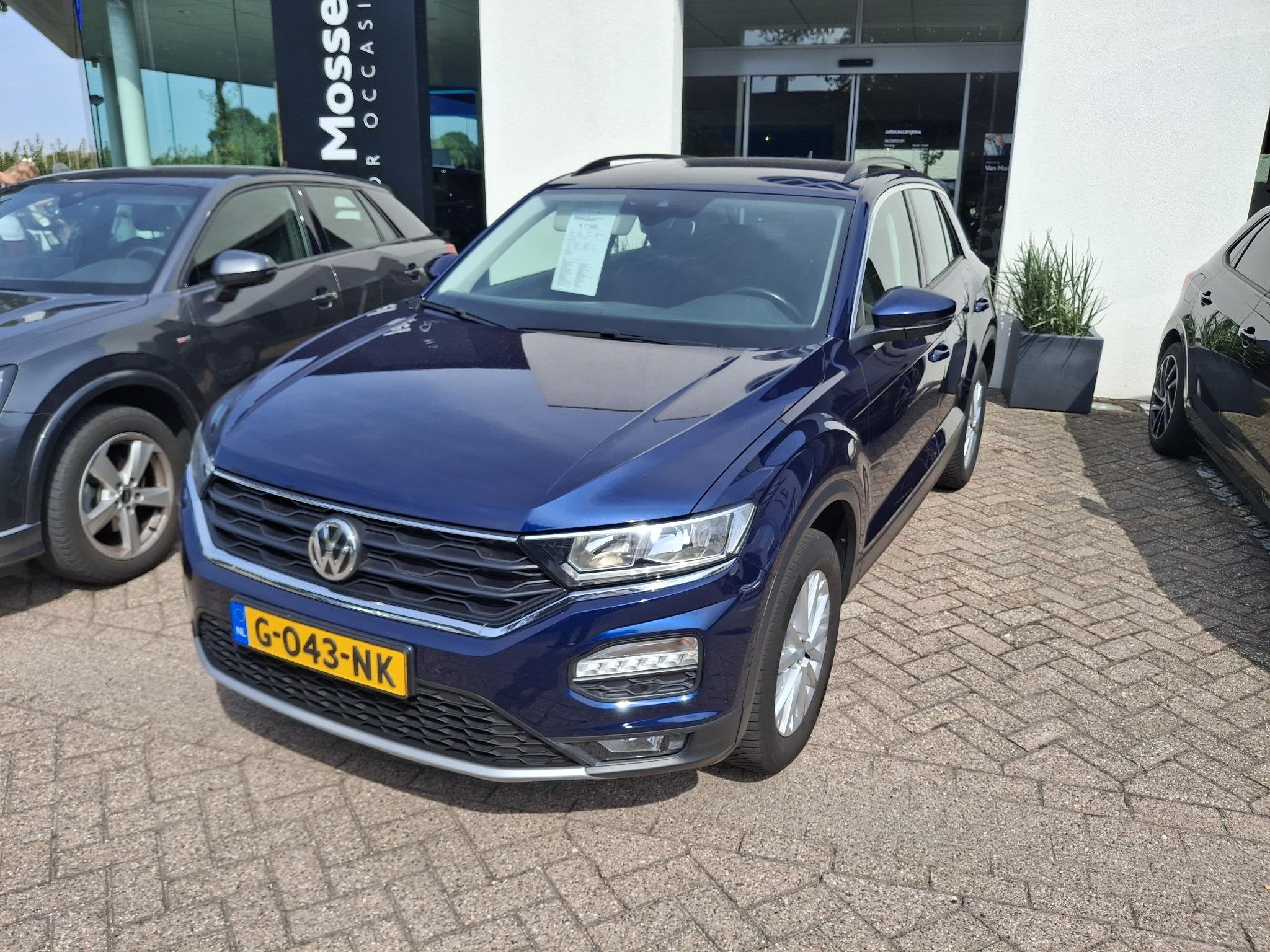 Volkswagen T-Roc 1.5 TSI Style | ACHTERUITRIJCAMERA | TREKHA, Auto's, Volkswagen, Voorwielaandrijving, 12 maanden, Stof, 4 cilinders