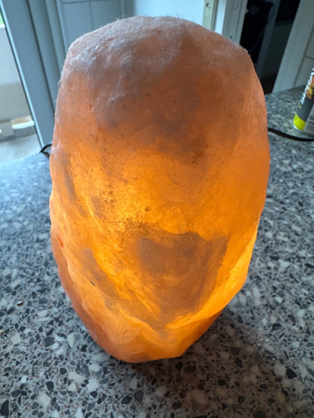 Zoutsteen lamp - 20 cm hoog, incl. lampje, Ophalen of Verzenden, Gebruikt, Steen/keramiek, Oranje