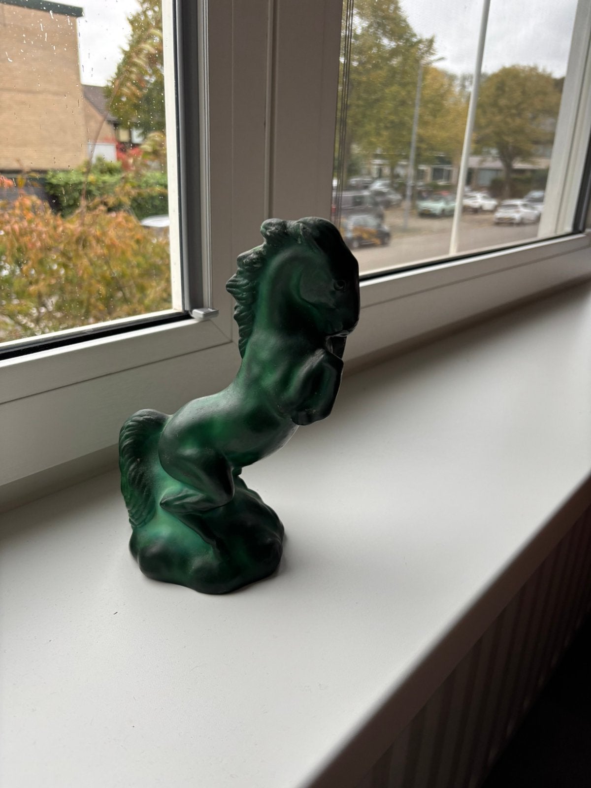 Art Deco Malachiet Glas Beeld  Steigend Paard Mario Petrucci, Verzamelen, Ophalen of Verzenden, Zo goed als nieuw, Dier