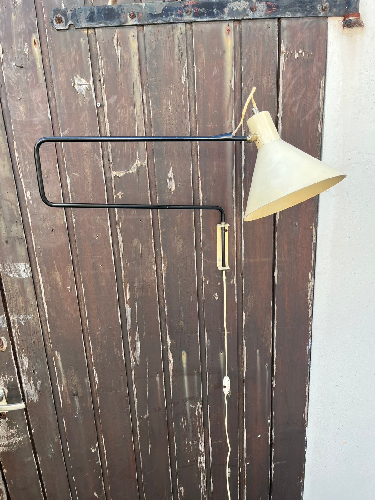 Paperclip wandlamp Hoogervorst Anvia Almelo elbow €145, Anvia, Gebruikt, Met schakelaar, Metaal