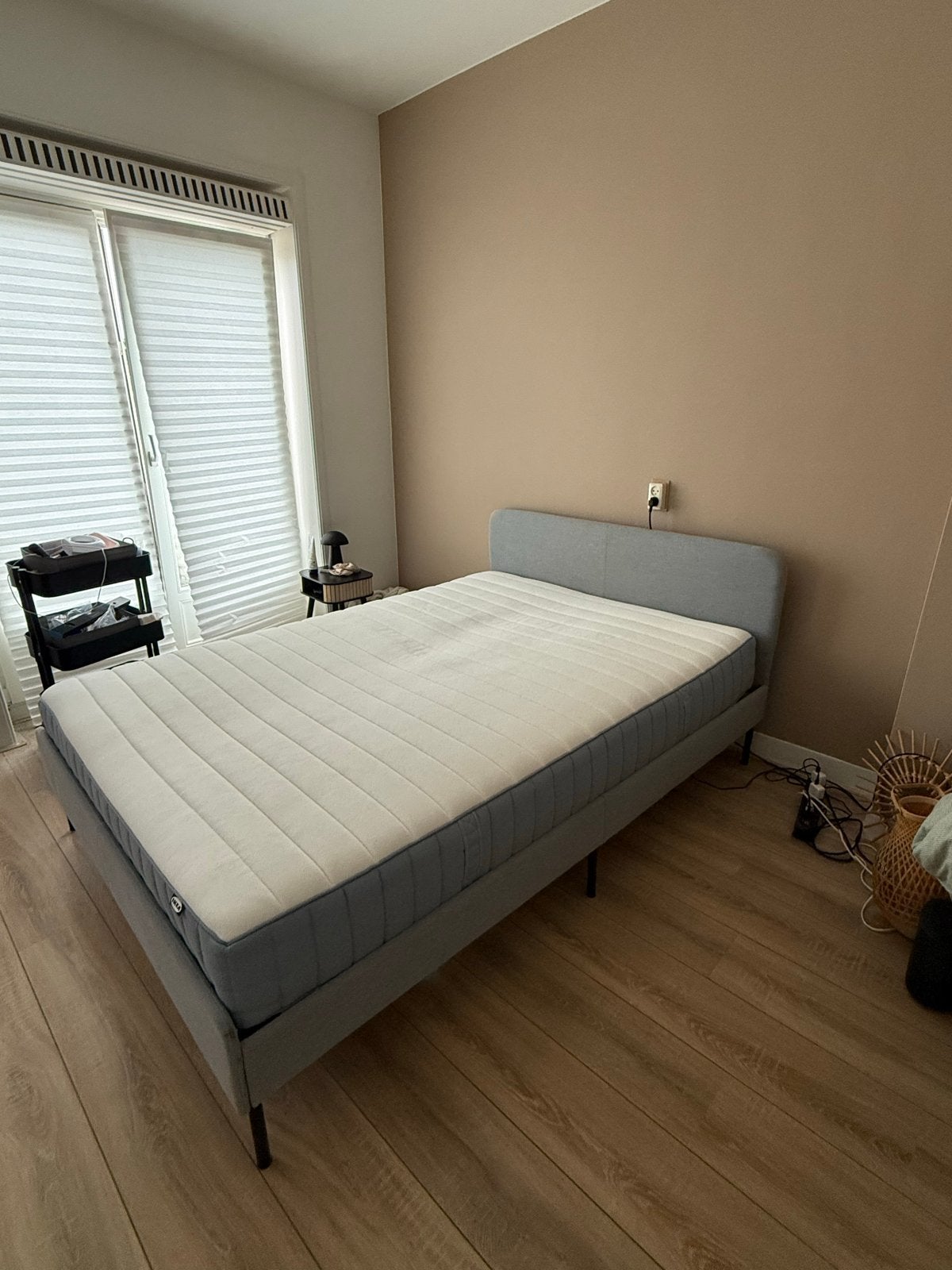 IKEA bed met matras 140x200 - Gratis af te halen, Huis en Inrichting, Slaapkamer | Bedden, Ophalen, Gebruikt, Tweepersoons, 140 cm