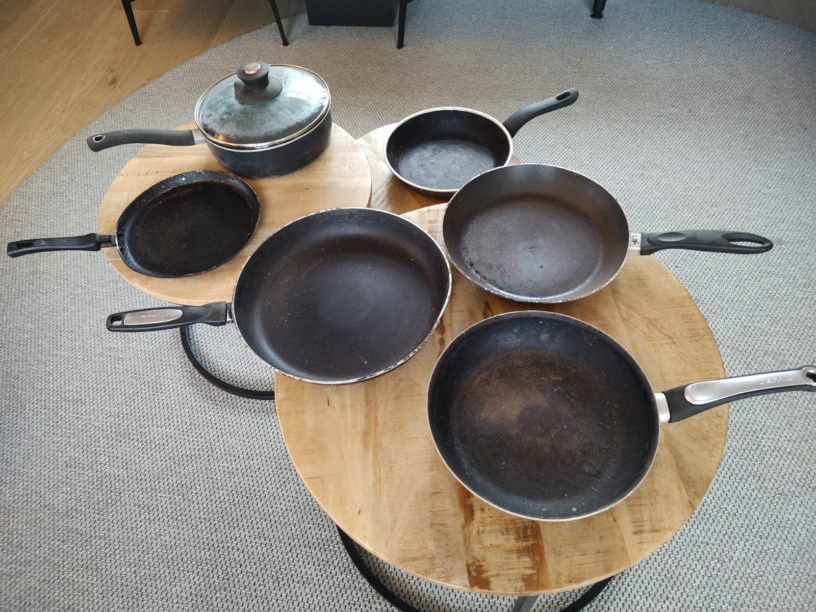 Oude pannen, 6 stuks. In 1 koop voor 10 euro., Ophalen of Verzenden, Gebruikt, Koekenpan of Braadpan