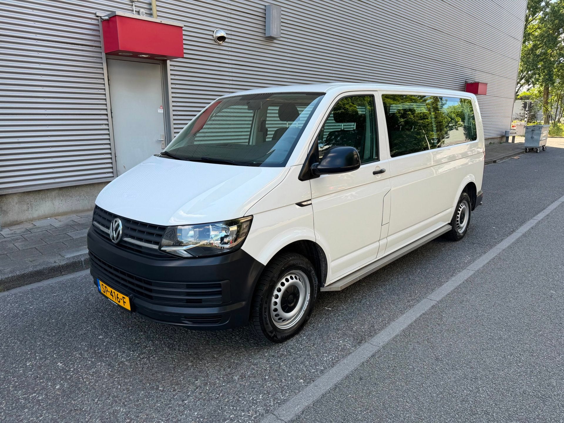 Volkswagen Transporter Kombi 2.0 Tsi l2h1 9 persoons export, Auto's, Voorwielaandrijving, Stof, Gebruikt, 2500 kg