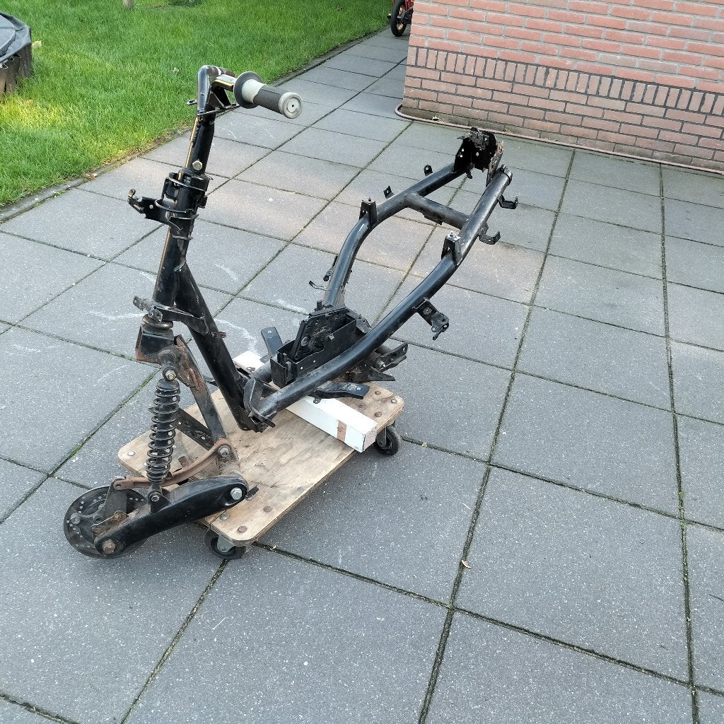 Gratis! speedfight frame op bromkenteken met wok., Fietsen en Brommers, Ophalen of Verzenden, Gebruikt, Frame, Peugeot