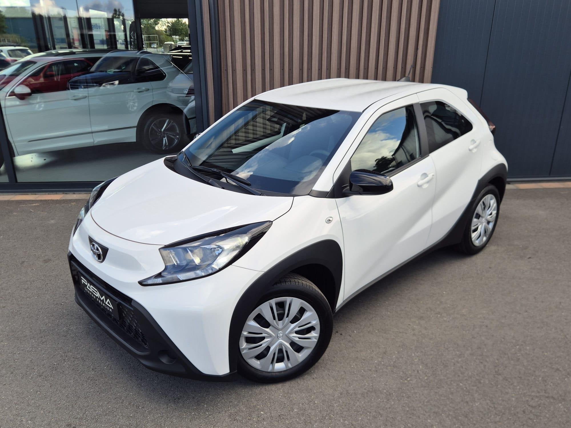 Toyota Aygo X 1.0-l-VVT-i Play | NIEUW 6km | BTW | Carplay |, Auto's, Dealer onderhouden, Stof, Gebruikt, Euro 6