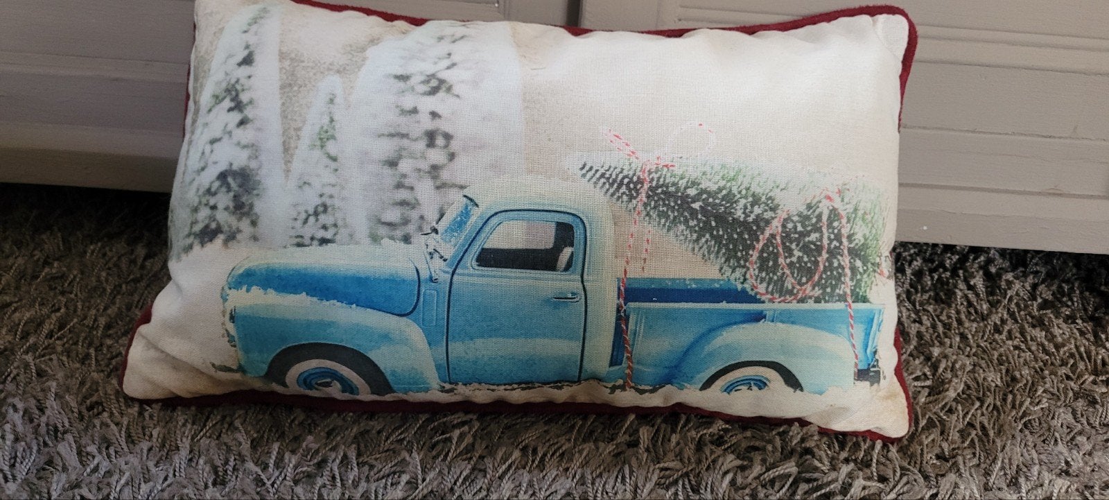 Sfeervol kerst sierkussen  blauwe truck en kerstboom, Meerkleurig, Met print, Ophalen of Verzenden, Zo goed als nieuw