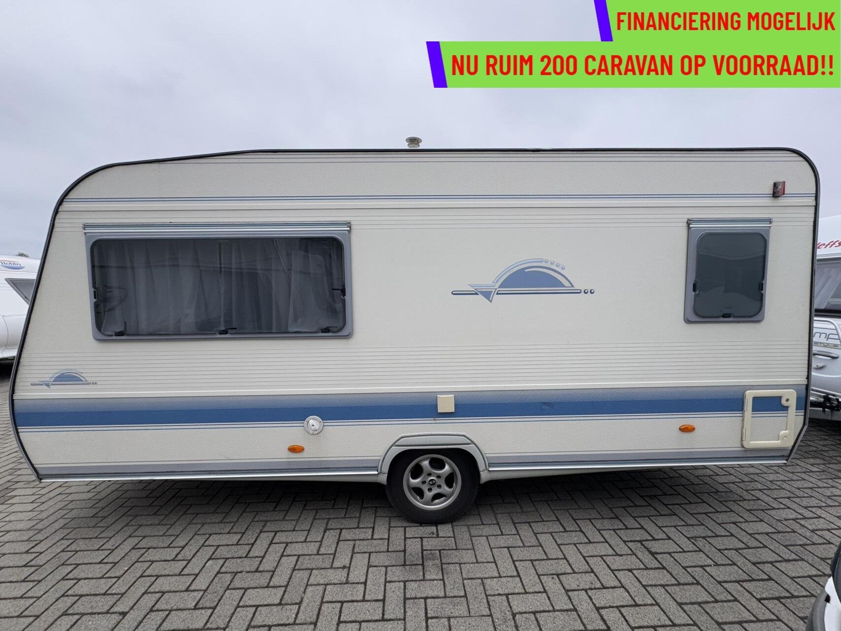 Adria UNICA 462 DP EXCLUSIVE VOORTENT, FRANSBED, TREINZIT, Serviceluik, Bedrijf, 750 - 1000 kg, Adria