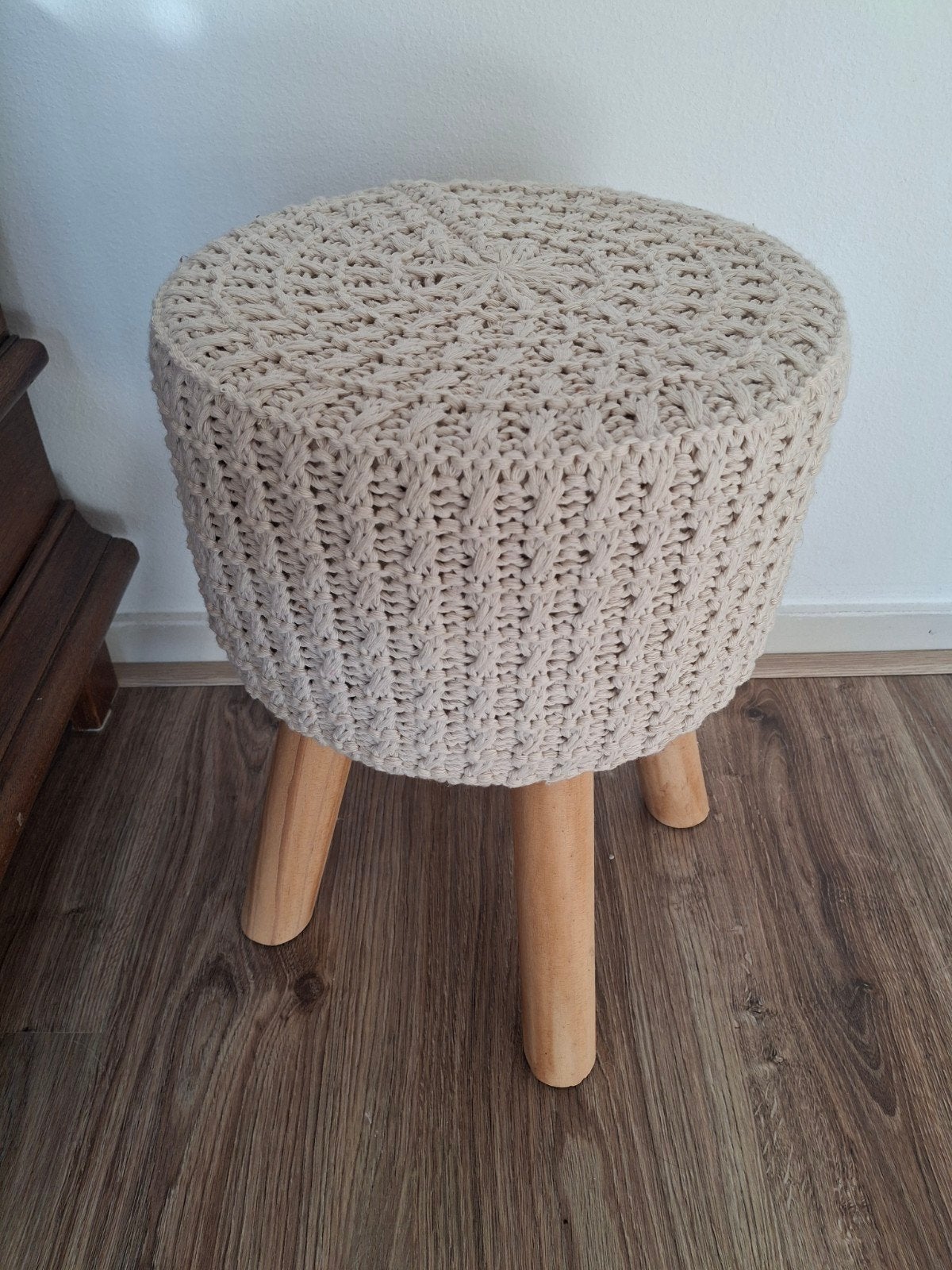 Houten krukje, Huis en Inrichting, Krukjes, Ophalen, Zo goed als nieuw, Hout