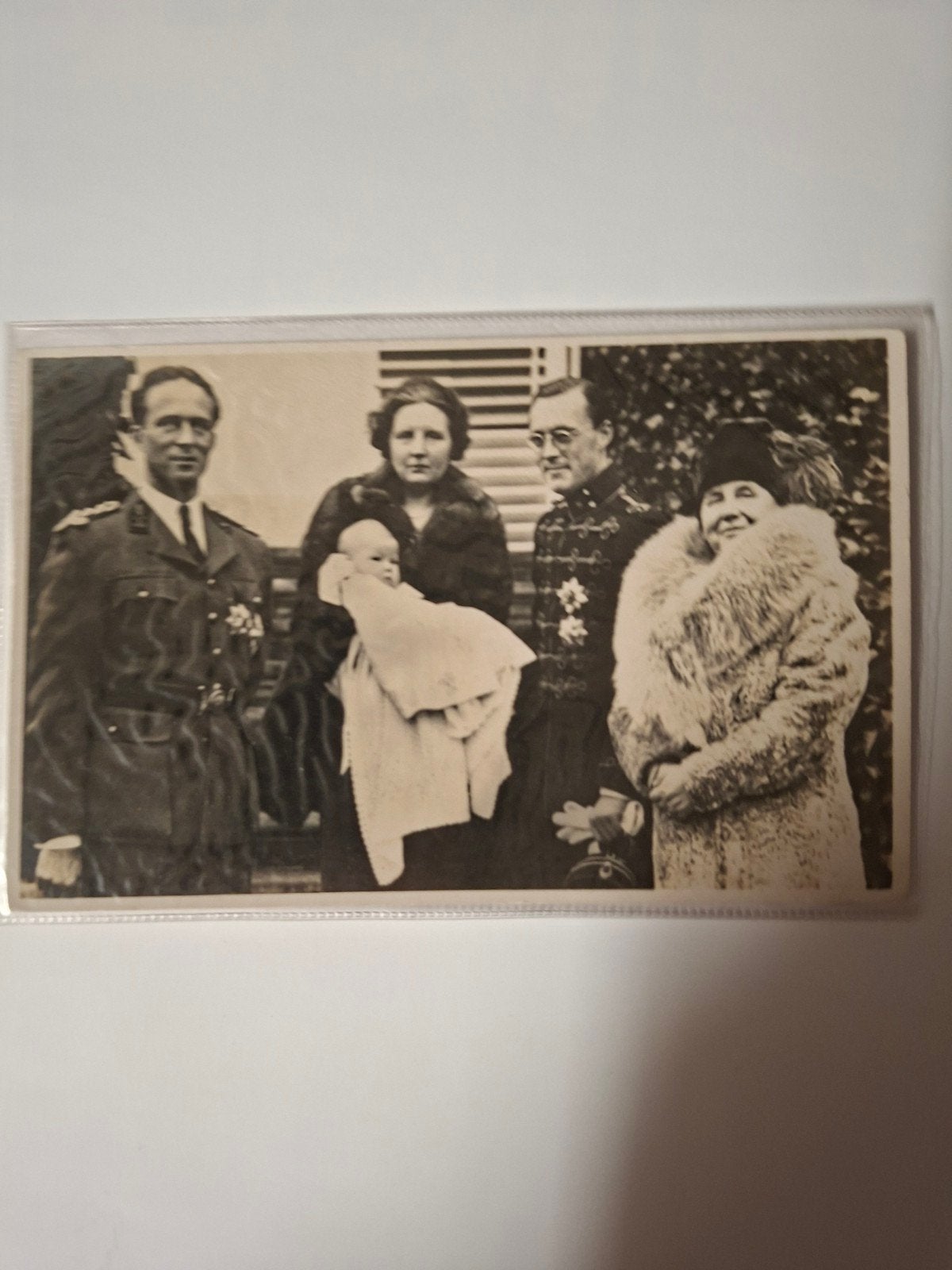 Historische anzichtkaart: Koninklijke familie met baby Julia, Verzamelen, Gebruikt, Foto, Ophalen of Verzenden, Voor 1940