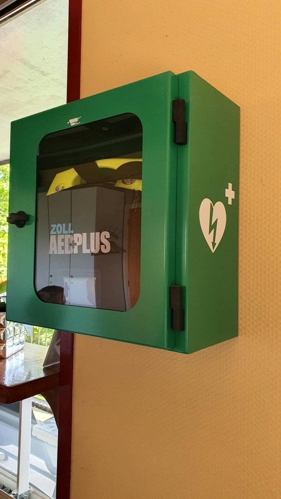ZOLL aed plus, inclusief buitenkast met alarm, Diversen, Ophalen of Verzenden, Zo goed als nieuw