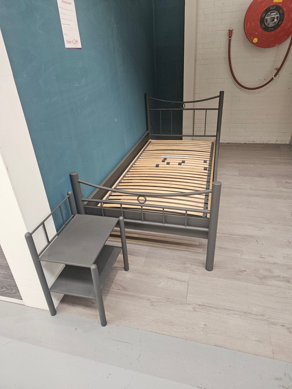 Ledikant Lily 90x200, nachtkastje, donkergrijs, Huis en Inrichting, Slaapkamer | Bedden, Ophalen, 90 cm, Eenpersoons, Zo goed als nieuw