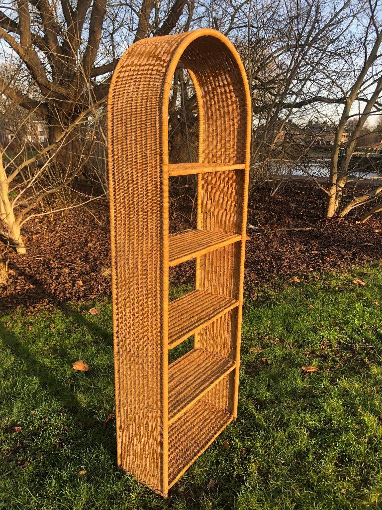 Prachtige rotan boogkast, vintage design, Huis en Inrichting, Kasten | Wandmeubels, Overige houtsoorten, Met plank(en), 200 cm of meer