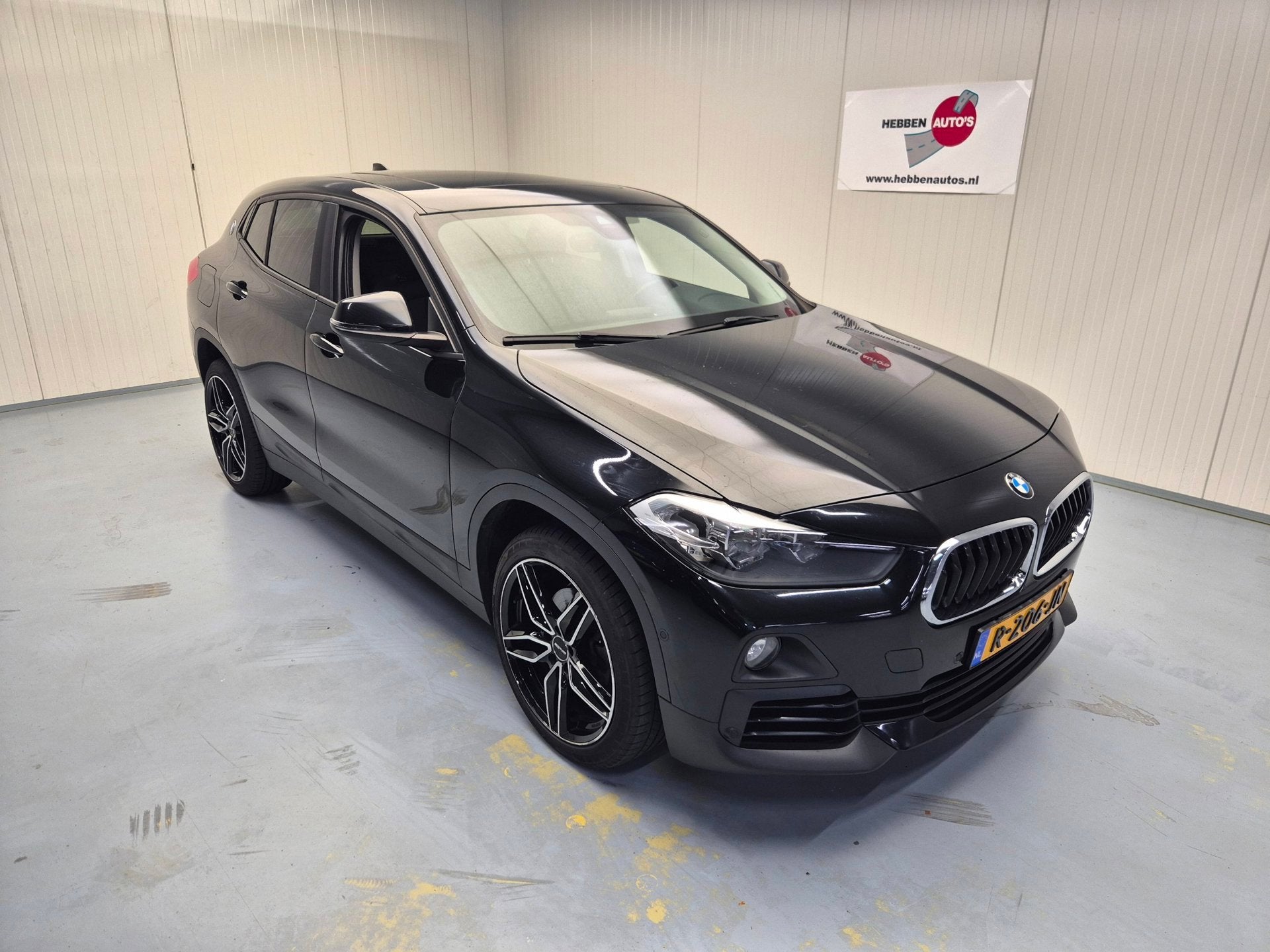 BMW X2 SDrive18i High Executive Navi Camera Ecc Cruise Pano, Auto's, Dealer onderhouden, Gebruikt, Zwart, Leder