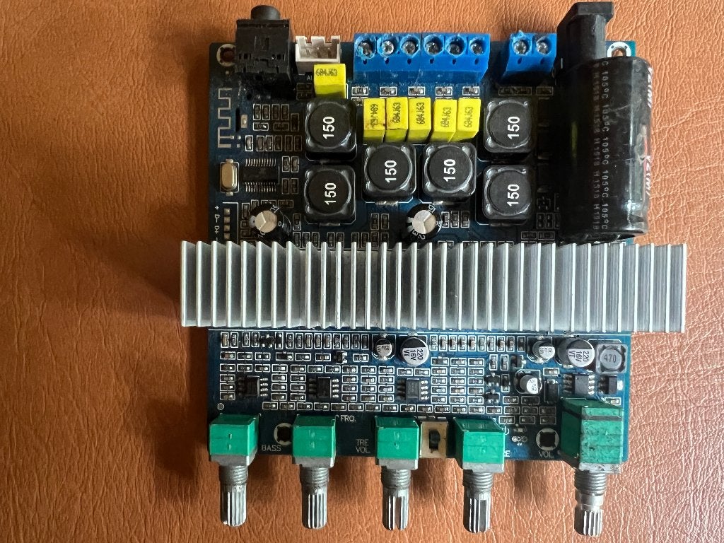 Bluetooth versterker 12-24v  2.1 kanaals [100w+2x 50w], Audio, Tv en Foto, Versterkers en Receivers, Zo goed als nieuw, Overige systemen