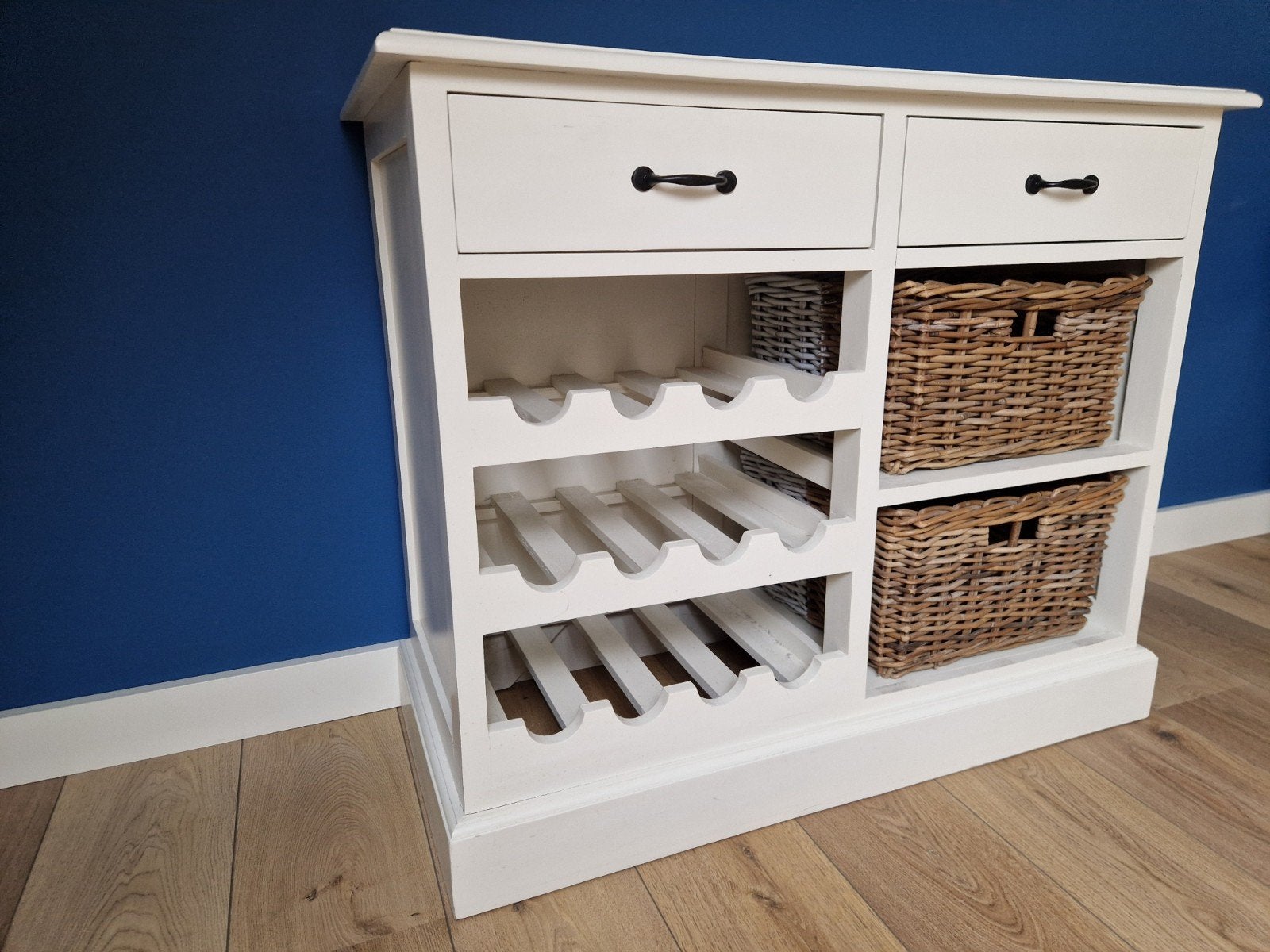 Wijnrek kast wit met lades en rieten manden, Ophalen, Gebruikt, 5 tot 15 flessen, 75 – 100