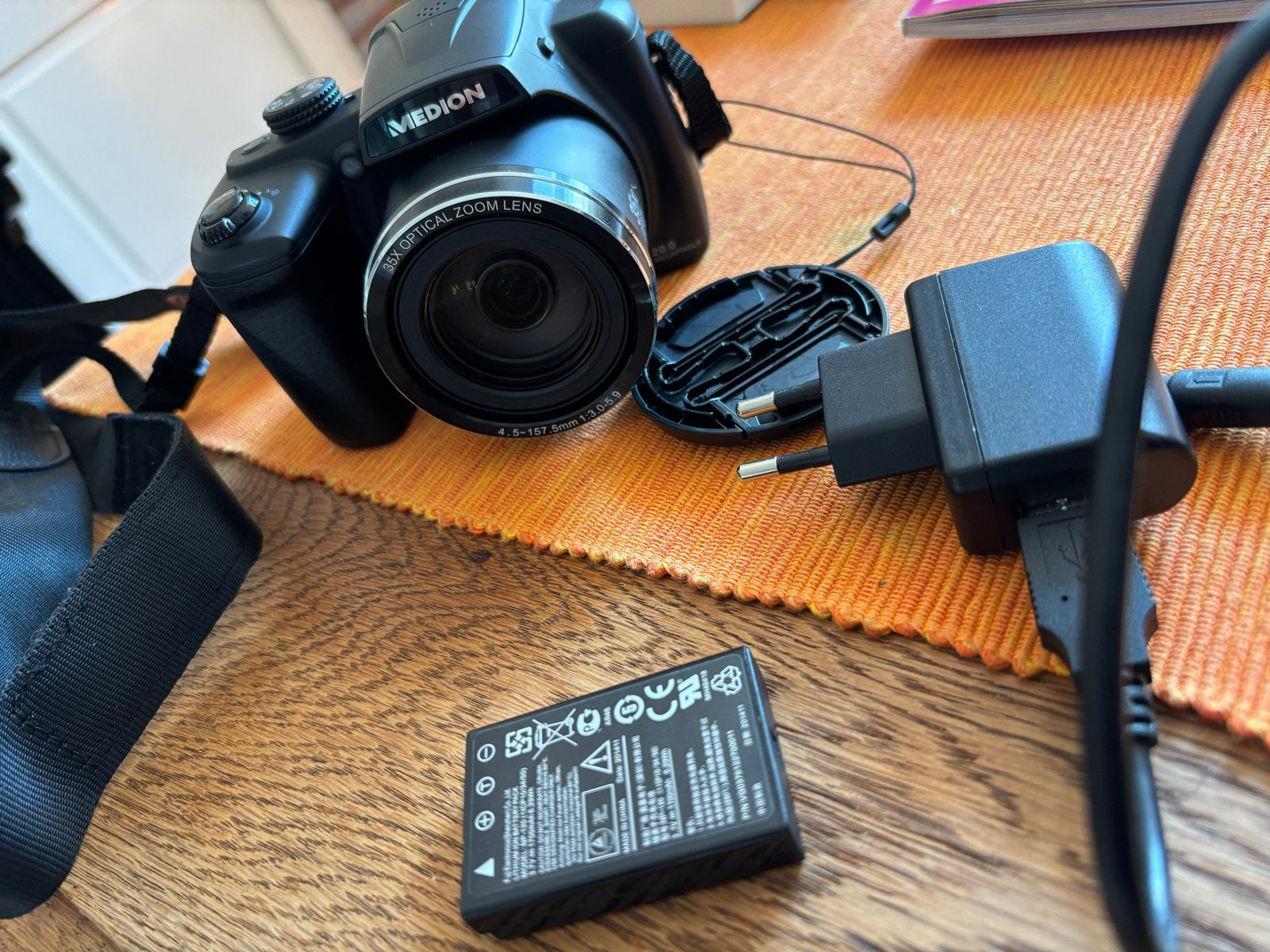 Medion Bridgecamera 20.0 MP, 35x optische zoom, Nieuwstaat, Ingebouwde flitser, Nieuw, Ophalen of Verzenden, Accu