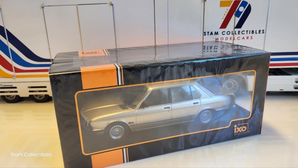 IXO Models BMW E28 520i Gold Metallic - 1987, Hobby en Vrije tijd, Modelauto's | 1:18, Overige merken, Auto, Nieuw, Ophalen of Verzenden