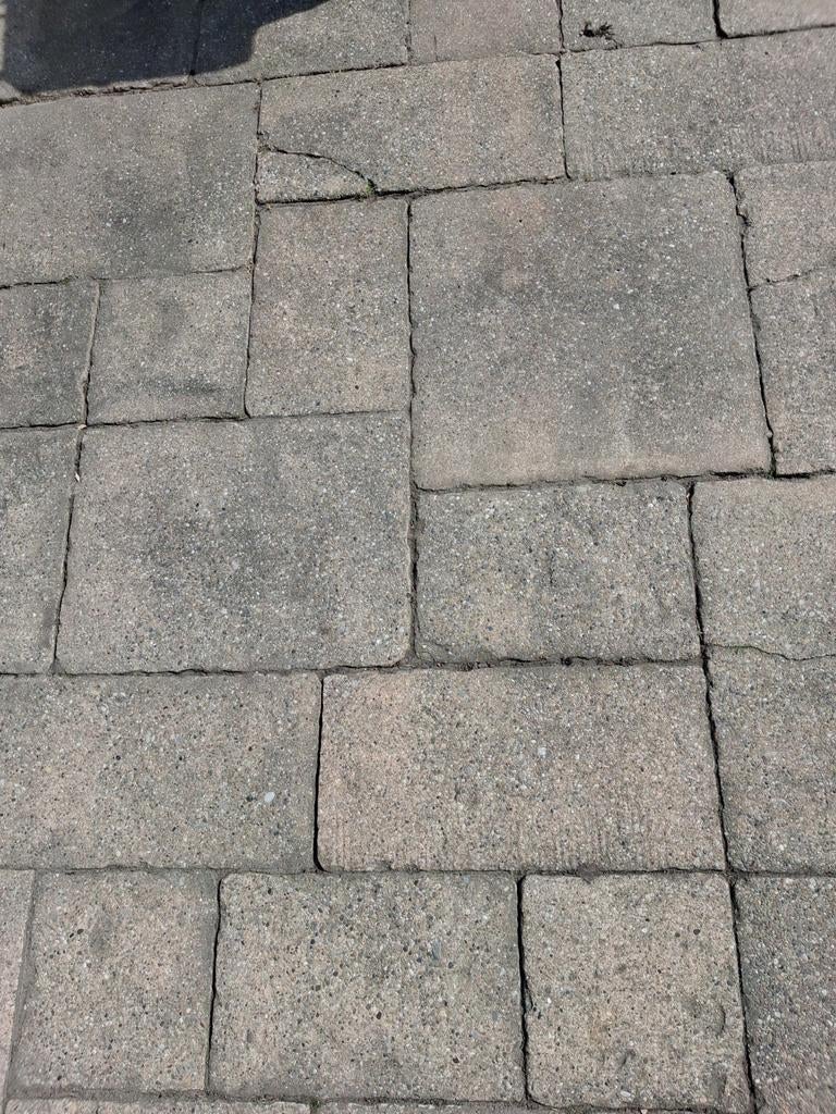 Gratis Ophalen Tuintegels, geel kleurig, 18 vierkante meter, Tuin en Terras, Ophalen, Gebruikt, 10 m² of meer, Beton