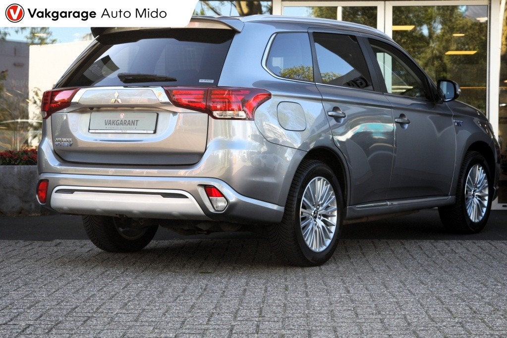 Mitsubishi Outlander 2.4 PHEV Intense Automaat | Trekhaak |, 12 maanden, 4 cilinders, Hybride Elektrisch/Benzine, SUV of Terreinwagen