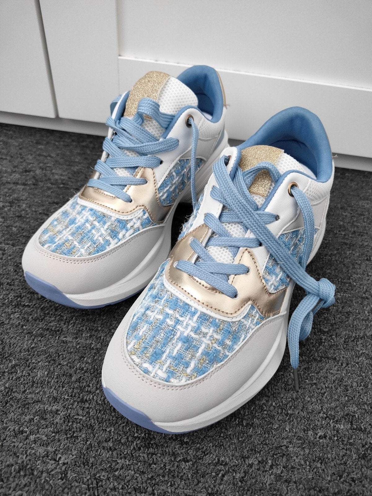 Maat 39 Super gave licht blauwe sneakers schoenen, Ophalen, Blauw, Nieuw, Sneakers of Gympen