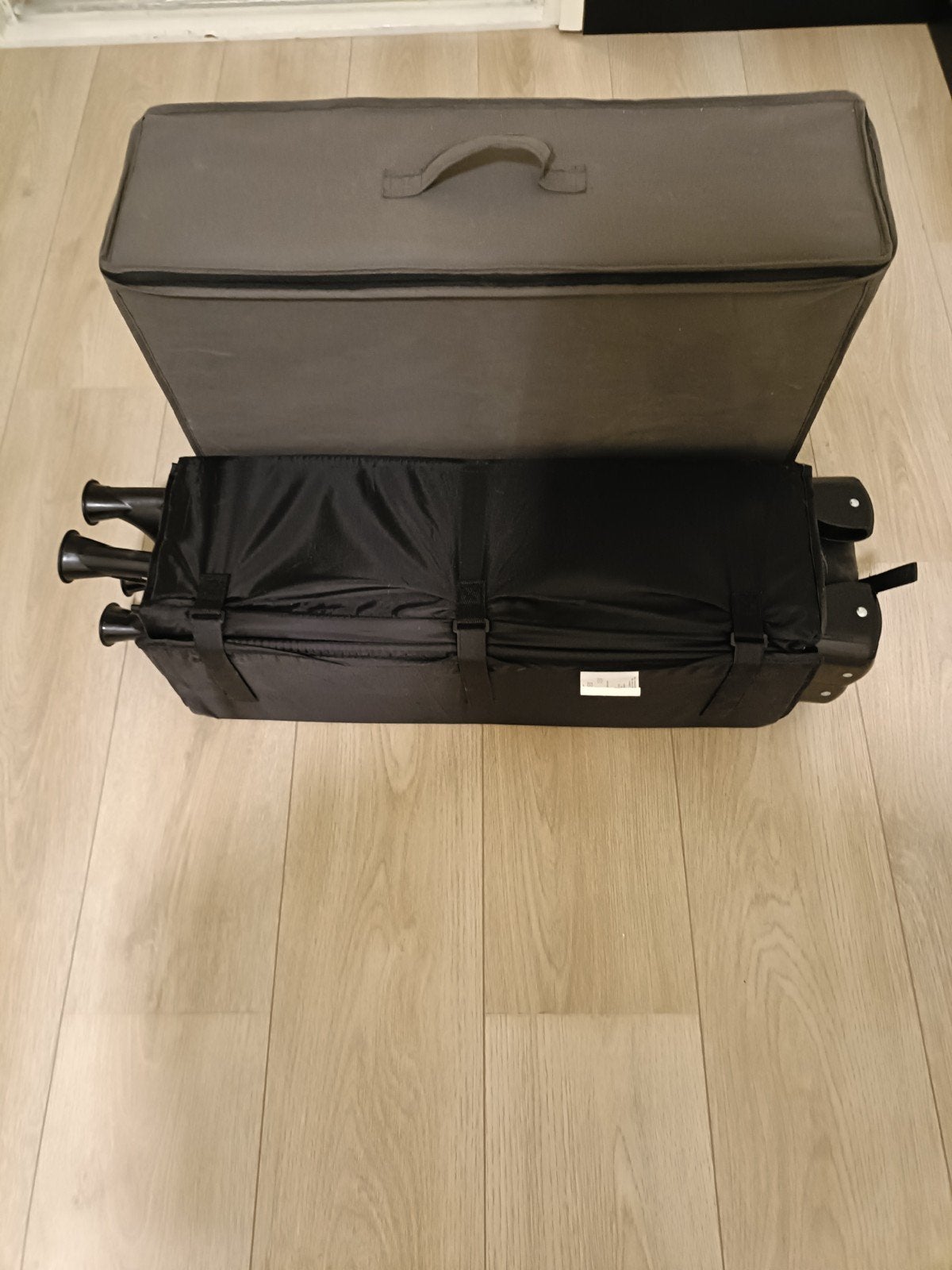 Campingbedje met matras 3x gebruikt, Ophalen of Verzenden, Zo goed als nieuw