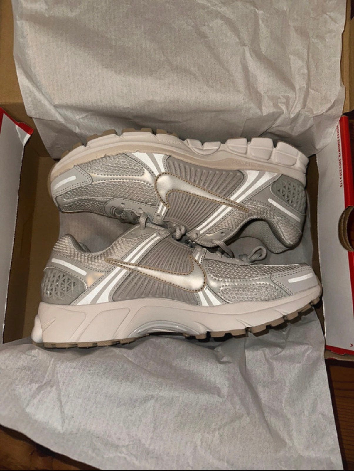 Nike Zoom Vomero 5 Nieuw, Kleding | Dames, Schoenen, Wit, Nieuw, Ophalen of Verzenden, Sneakers of Gympen