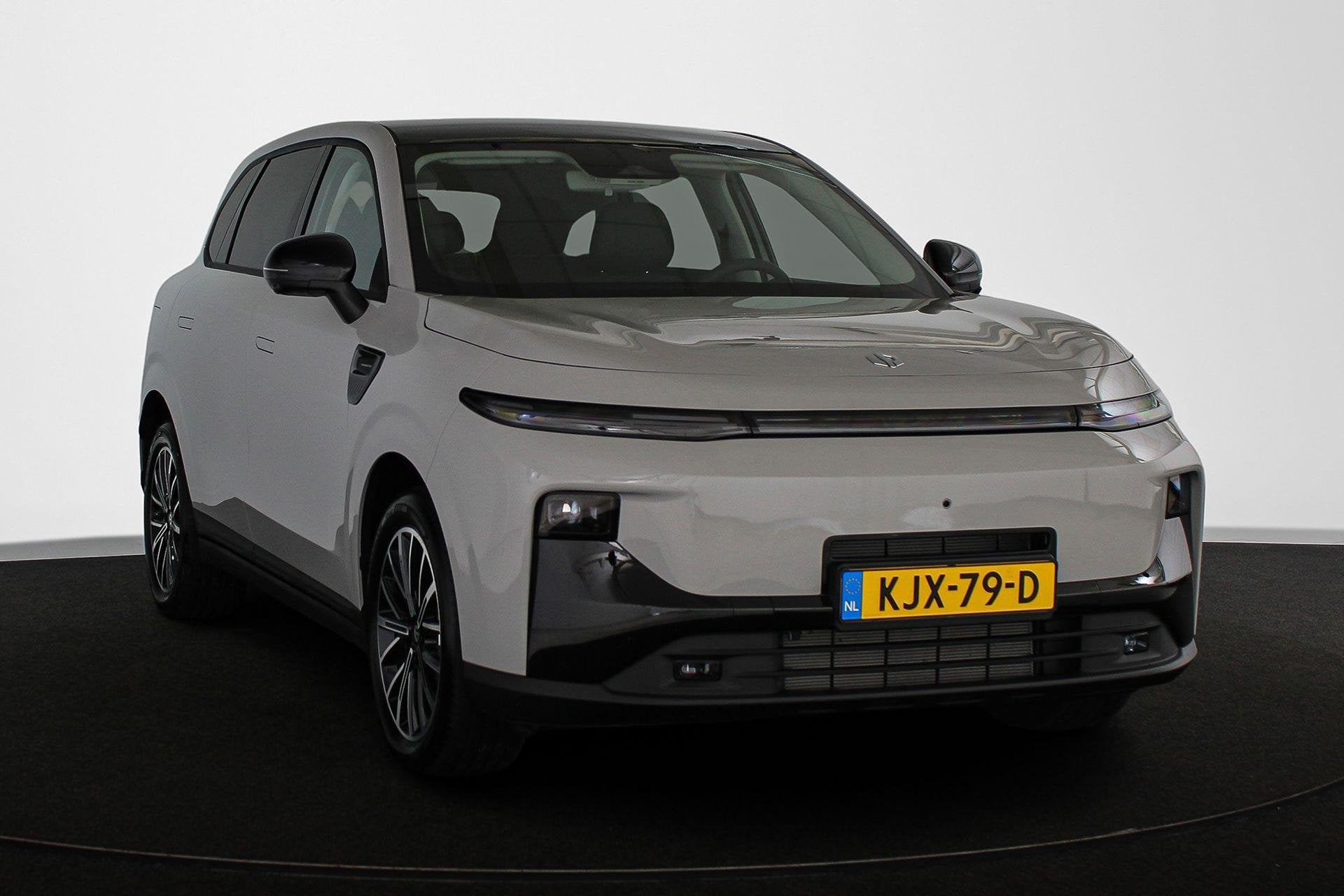 Leapmotor B10 Design Hybrid EV 18.8 kWh, Auto's, Achterwielaandrijving, Gebruikt, 4 cilinders, 1760 kg