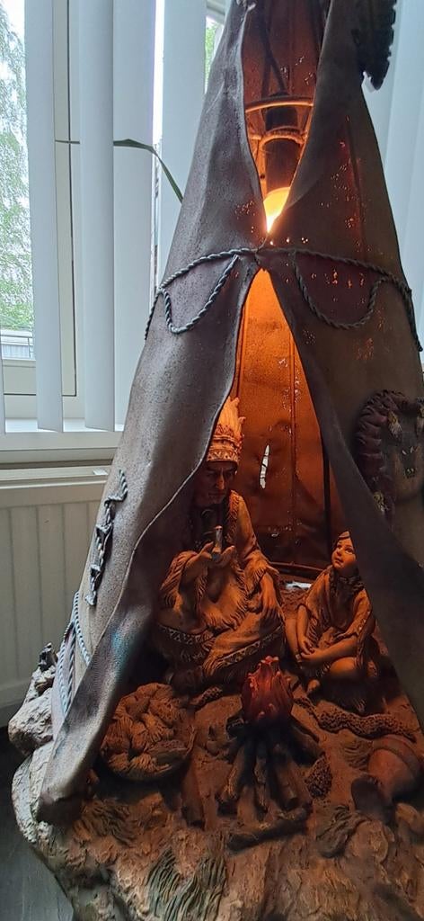 Tipi lamp met indianenfiguren - Sfeervolle verlichting, Gebruikt, Overige stijlen, Ophalen of Verzenden, Bruin