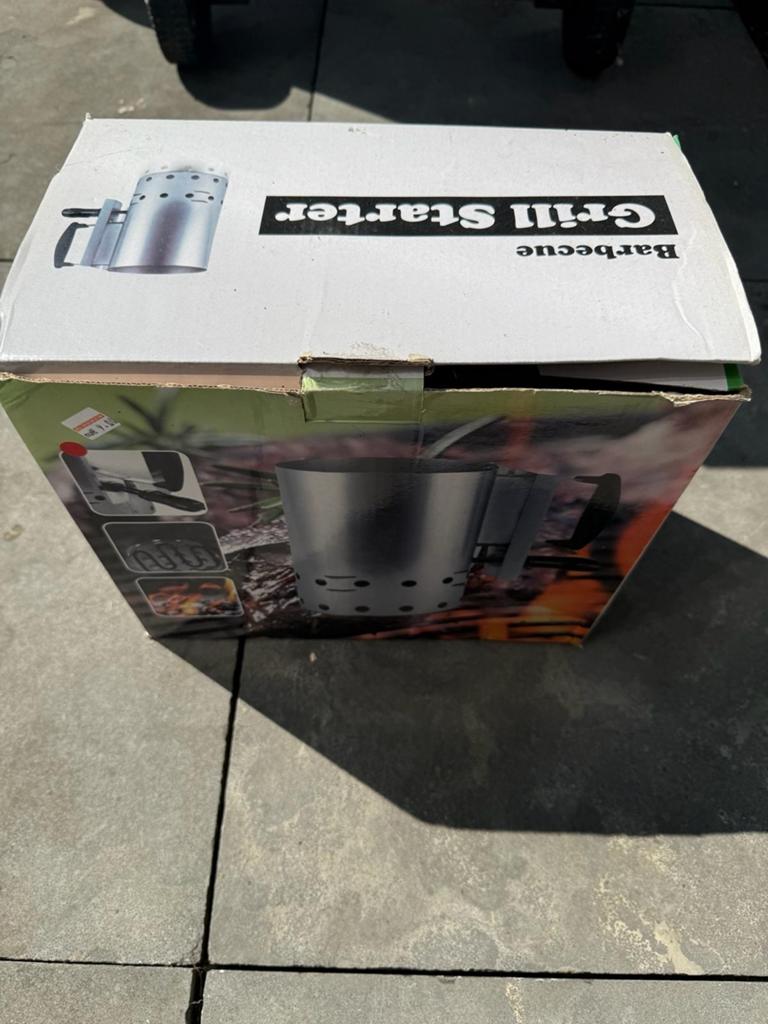 BBQ with accesories, grill starter and ash vacuum included, Ophalen, Zo goed als nieuw